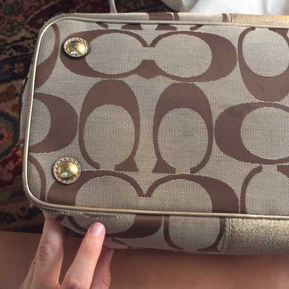 ❣️ SOLD ❣️ Authentic Tan and Gold Coach - Picture 8 of 8